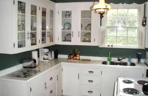 Chester House | Stoneybrook House - historic property on 1.7 acres of land