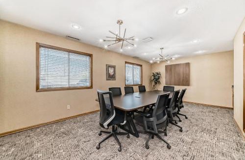 Stony Plain Hotel | Stony Plain Inn & Suites