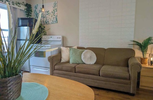 Ste Anne de Beaupre Apartment | Studio 5 | 2 Min Waterfront | BBQ & Fireplace