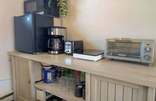 Ste Anne de Beaupre Apartment | Studio 9 | 2 Min Waterfront | BBQ & Fireplace