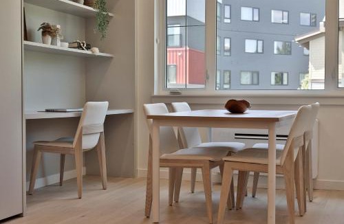 Rossland Apartment | Studio At The Crescent Sleeps 2 to 4