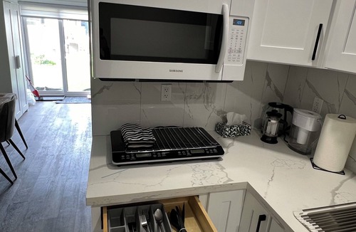 Ottawa Division Condo | Studio condo separate unit with full access to the backyard