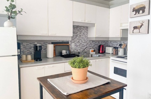 Gay Village Apartment | Studio moderne au cœur de Ville-Marie – près du métro et du Vieux-Montréal