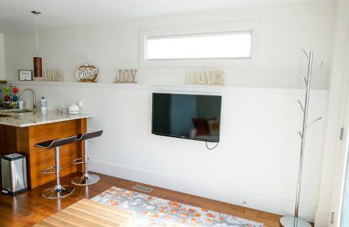 Brentwood Bed & Breakfast | Studio on Capri