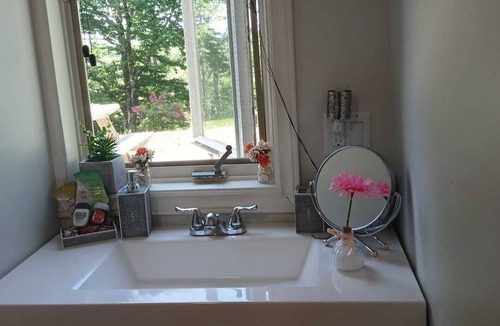 Halifax County Apartment | Studio room with privete intrance& f.bathroom Halifax/Peggy's cove are close!