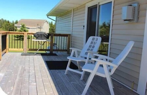 Morell House | Stukely Cottage with Private Beach Access