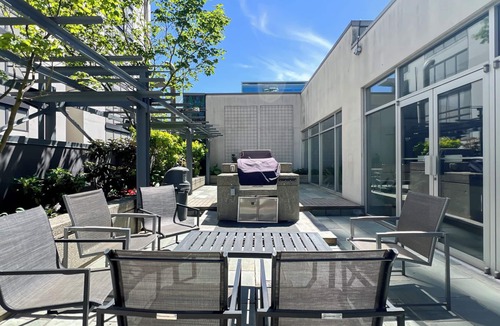 Downtown Vancouver Condo | Stunning 1-Bedroom Condo in the Heart of Vancouver