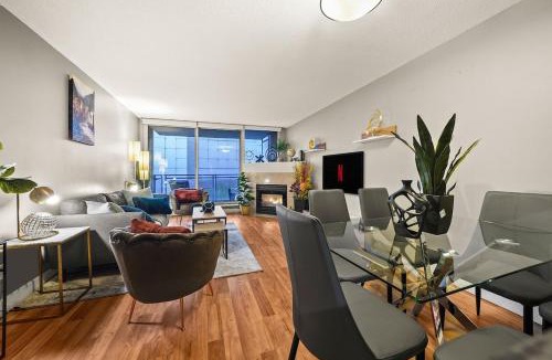 Gastown Apartment | Stunning 3-BR in Downtown with Free Parking