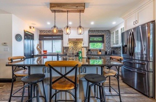 Port Weller West House | Stunning 4BD Home Near Sunset Beach - Patio - BBQ