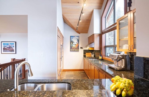 Village North House | Stunning 4BR Chalet w/Private Hot Tub & Garage!