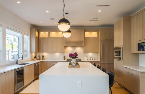 Coquitlam House | Stunning and Luxurious 3 Bedroom Mansion Beside Como Lake and Blue Mountain Park