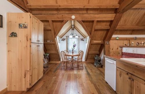 Hope Cabin | Stunning cabin, rustic decorations, great view of Mts., expansive patio