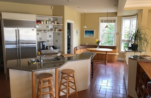 Terra Nova House | Stunning country home - in the middle of the City