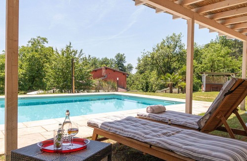 Cicogna Villa | Stunning private villa for 10 people with A/C, WIFI, private pool, TV, patio and pets allowed