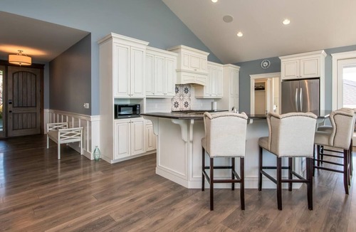 Vernon House | Stunning Kalamalka Lake View Home