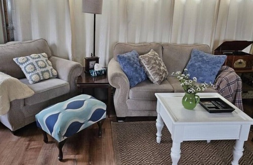 Halifax County Apartment | Stunning Lakefront Studio 25 mins to scenic Peggy's Cove and downtown Halifax.