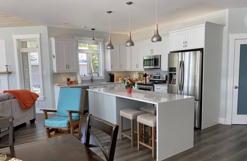 Lunenburg County House | Stunning lakeside property with private dock