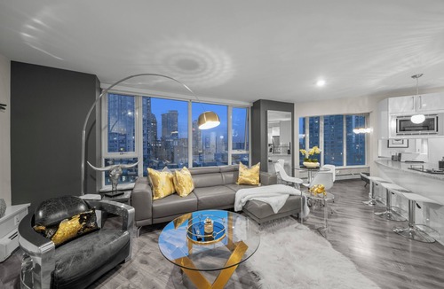 Crosstown Apartment | Stunning modern luxury 2 bedroom, 2 bath condo rental