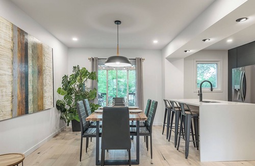 Brossard House | Stunning Modern New House 15 Min From Downtown