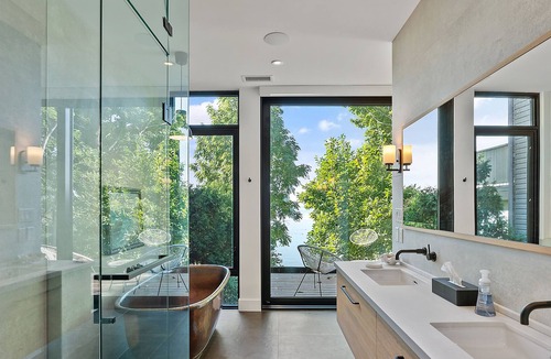 New Toronto House | Stunning Modern Waterfront home, 10 minutes from Downtown Toronto.