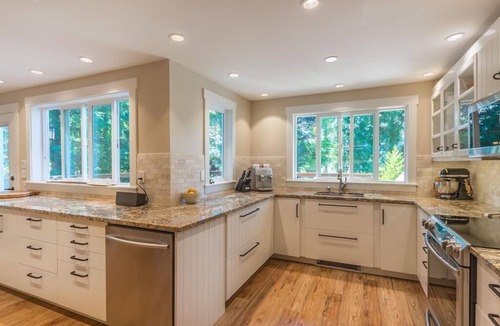 Sproat Lake House | Stunning Newly Renovated Piece of Heaven