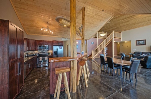 Okanagan-Similkameen House | Stunning Post and Beam Home with the best views in the valley, wheelchair acc.