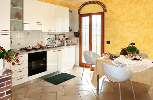Caravonica House | Stunning private villa for 4 guests with WIFI, TV, terrace and panoramic view