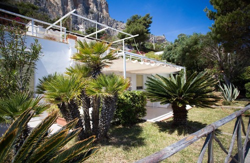 Addaura Villa | Stunning Seafront Villa Private Direct Access to the Sea (20m)
