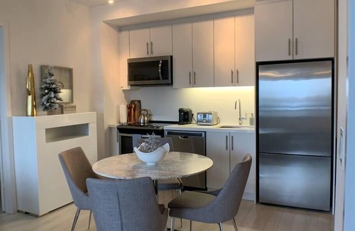 Innisfil Apartment | Stunning Stayz At Friday Harbour