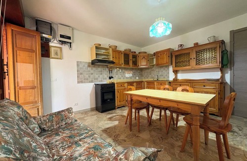 Chiaramonte Gulfi Villa | Stunning villa for 4 guests with WIFI, pool, A/C, TV, patio and panoramic view