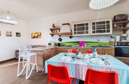 Casa Papa House | Stunning villa for 4 people with WIFI, A/C, private pool, TV and terrace