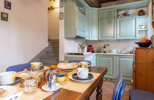 Cascine-La Croce House | Stunning villa with A/C, WIFI, TV, balcony, pets allowed and panoramic view, close to Pisa