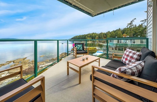 Yellow Point Condo | Stunning Waterfront Condo With Panoramic Ocean View Newly Renovated