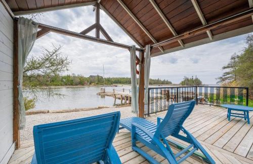 Stokes Bay House | Stunning Waterfront W Spa Dog Run
