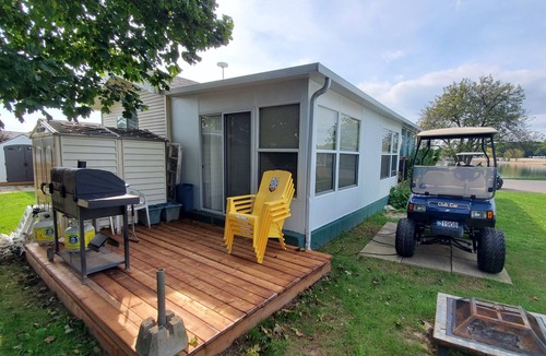 Sherkston Cottage | Stunning waterview, walk to the beach specious cottage on Lake Erie