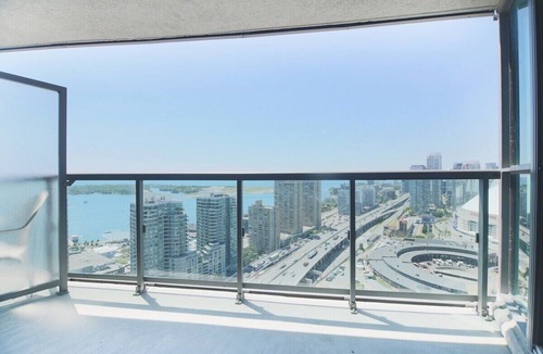 Toronto Entertainment District Apartment | Stylish 1 Bedroom Condo with Unobstructed CN Tower View