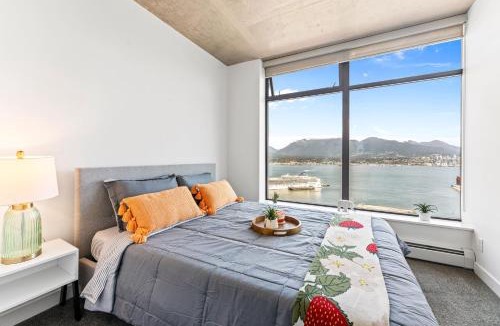 Gastown Apartment | Stylish 2BR Loft in Historic Gastown with Mountain Views