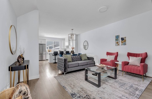 Calgary House | Stylish 4-Bedroom & Fireplace (Mainfloor Bedroom & Full Bathroom)