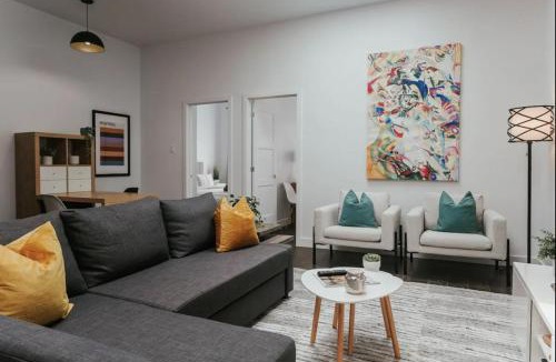La Petite-Patrie Apartment | Stylish and bright 2bdr near St-Hubert Plaza