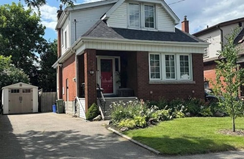 Hamilton House | Stylish and cozy century craftsman near escarpment. Minutes to shops & dining!