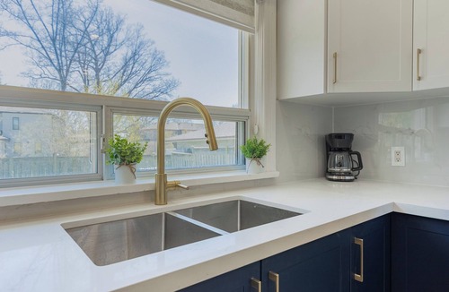 West Oakville House | Stylish, and Fully Renovated Bungalow Retreat