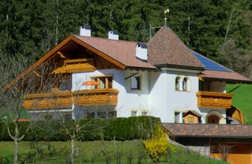 Laion Apartment | Stylish apartment (D) in Haus Rabanser*-in the heart of the Dolomites/Val Gardena/Grödnertal