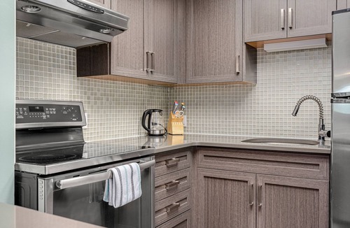 Bridgeland House | Stylish Duplex - Near DT. Self Check-In & Parking
