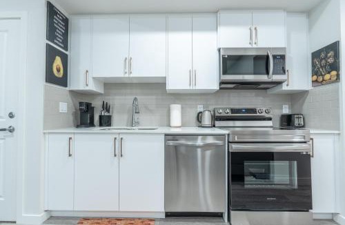Southeast Calgary Apartment | Stylish Getaway 2BD Basement by YMCA and South Health Campus Hospital