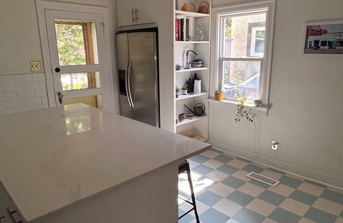 Inglewood House | Stylish Inner-City Character Home, steps to river, restaurants and shops.