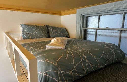 South End Apartment | Stylish Living at Inglis Heritage, Unit C