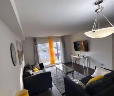 Aylmer Apartment | Stylish Luxe Space with Free Parking