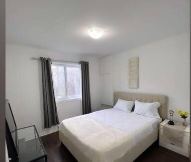 Aylmer Apartment | Stylish Luxe Space with Free Parking