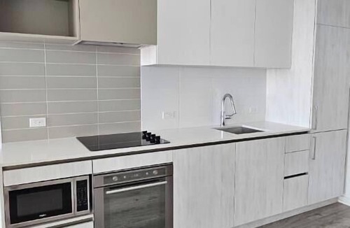 Vaughan Condo | Stylish New Condo up to 4 People