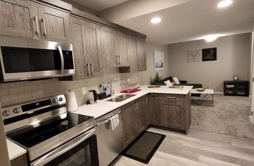Sage Hill House | Stylish & Private 2 bedroom guest unit.